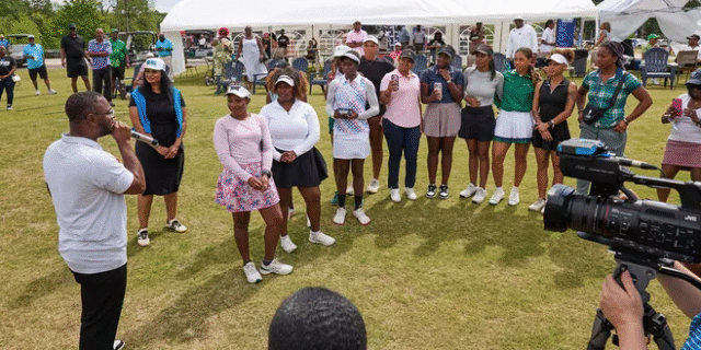 Mayor Paul Young at Bluff City Women's Open // Sapphire Golf Tour